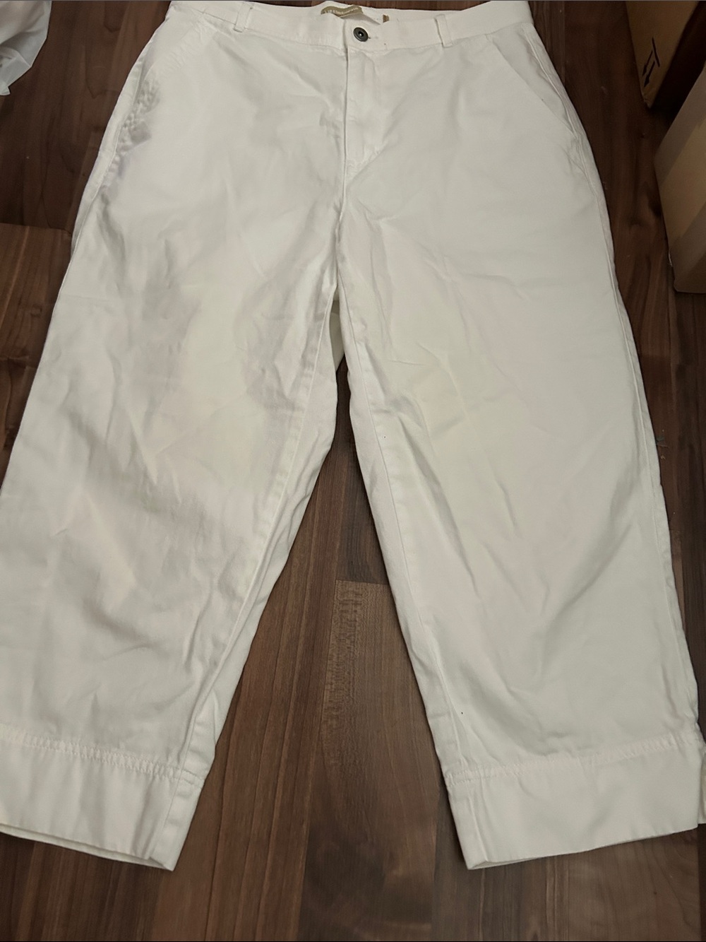 Liz Claiborne White Cropped Ankle Pants